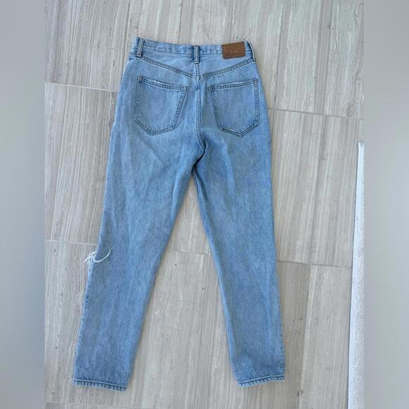 Aritzia Denim Forum The BF High Rise Loose Distressed Jeans Size 25 - Picture 3 of 5